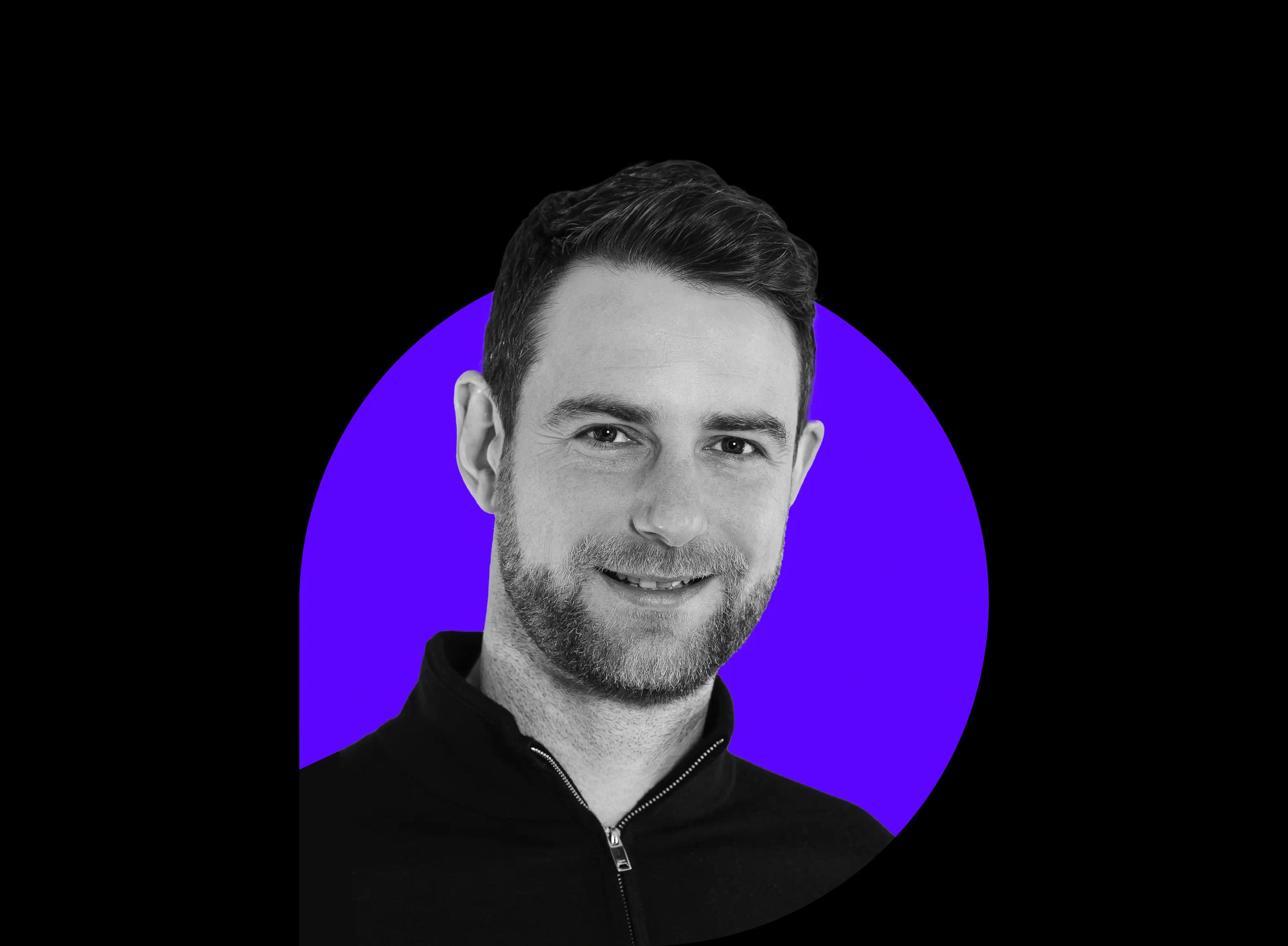 iarla-ocarrolll-portrait-about@2x.webp